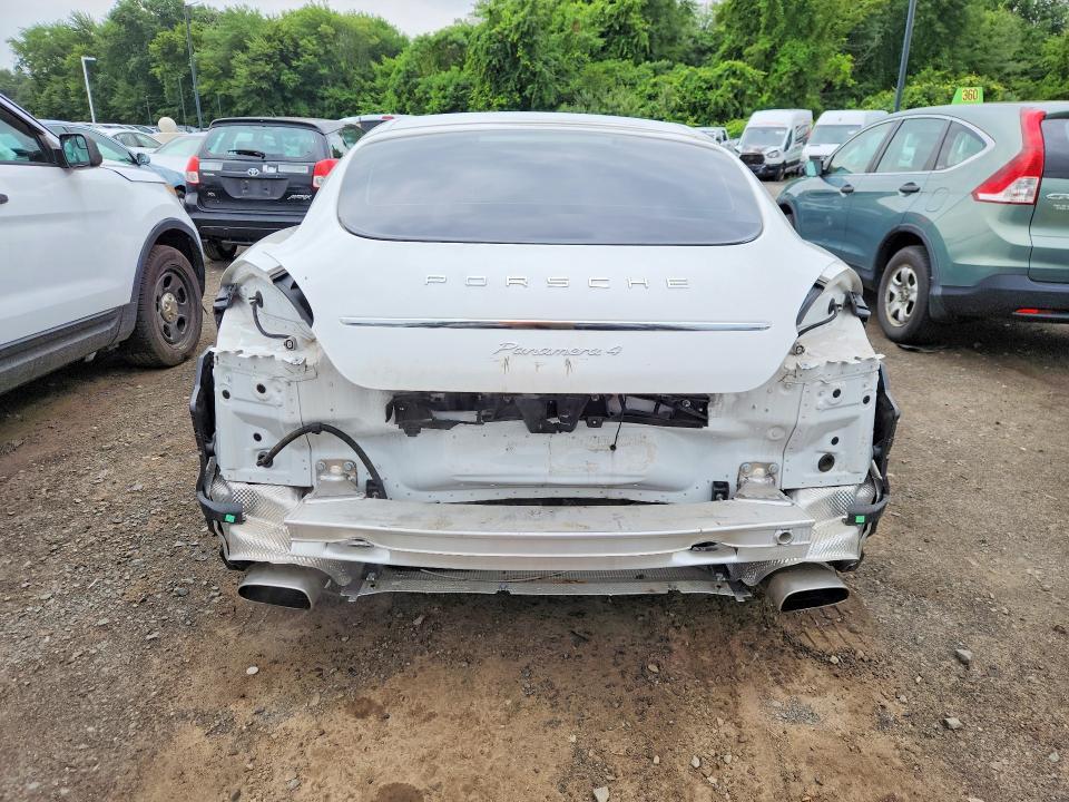 2012 Porsche Panamera 2