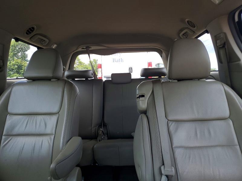 2015 Toyota Sienna xle 8-passenger