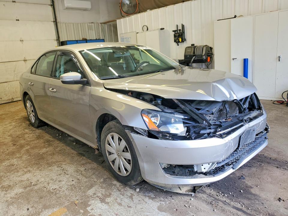 2013 Volkswagen Passat s