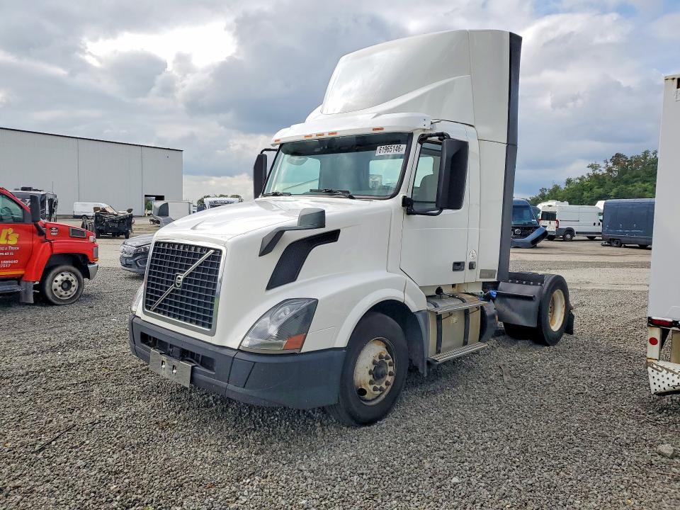 2018 Volvo VNL Semi Truck