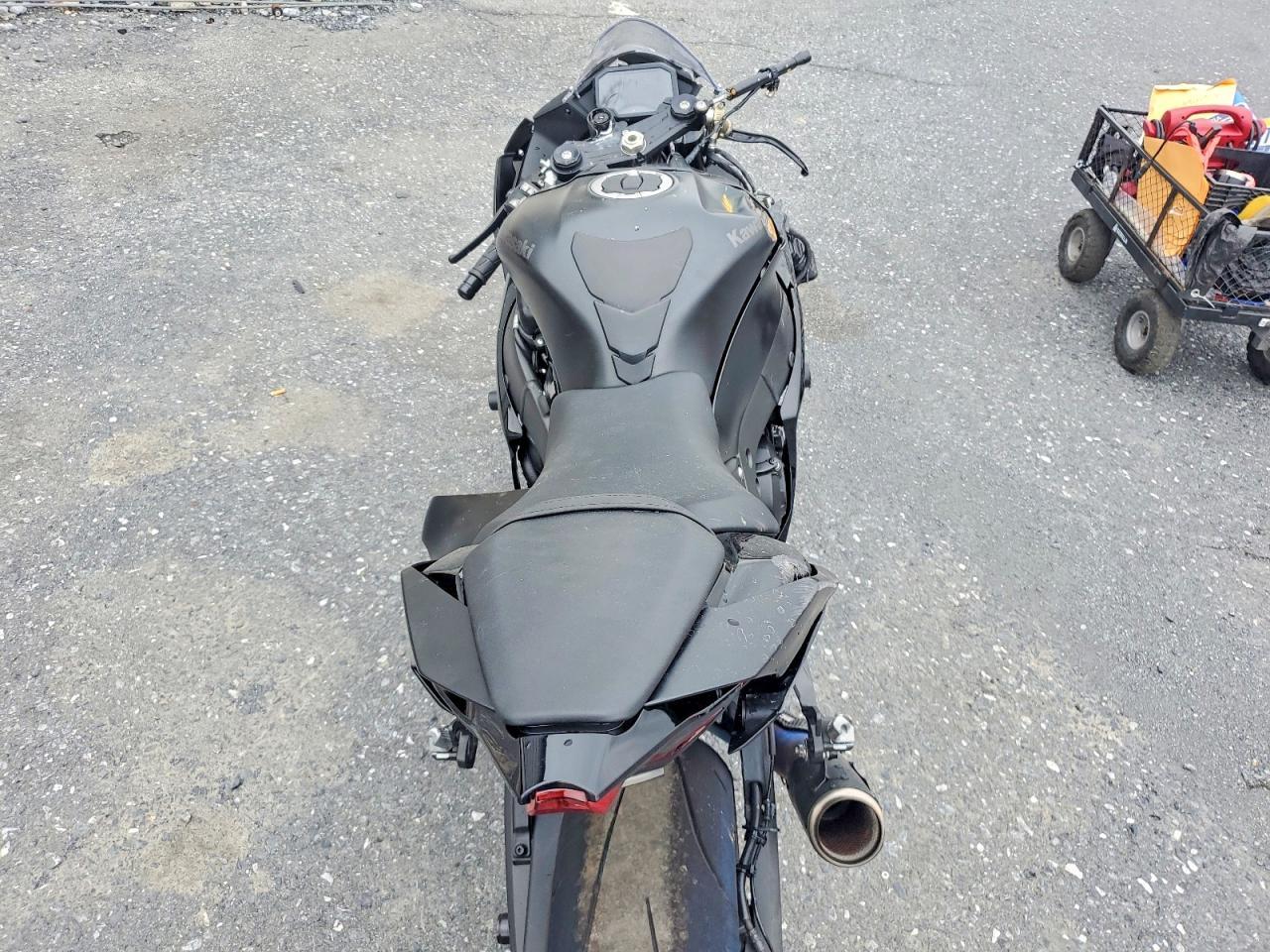 2025 Kawasaki ZX1002 L
