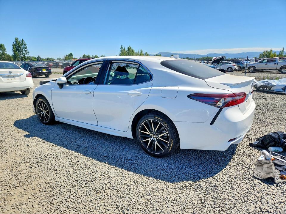 2021 Toyota Camry se