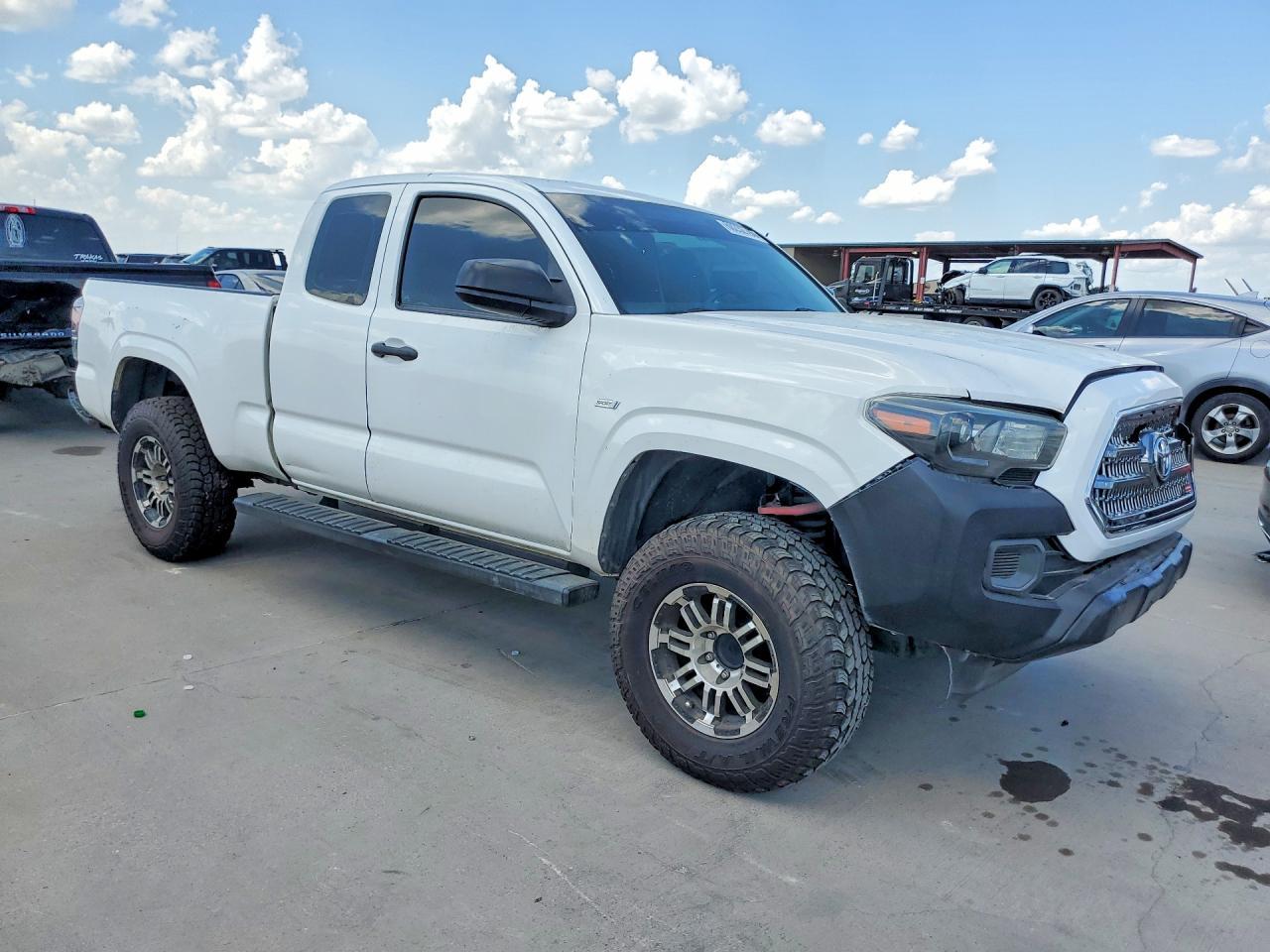 2017 Toyota Tacoma SR