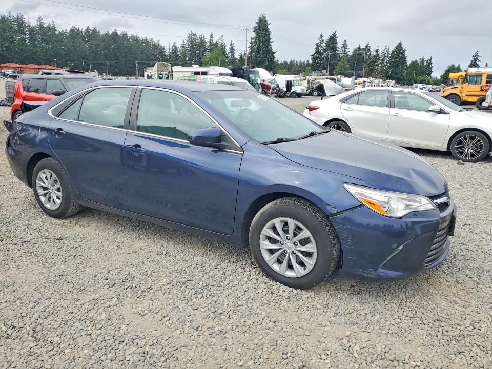 2015 Toyota Camry le