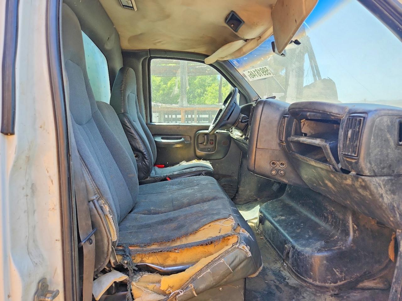 2007 Chevrolet C4 BOX Truck