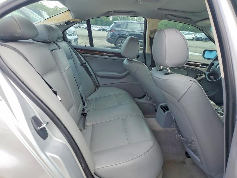 2005 BMW 325 i