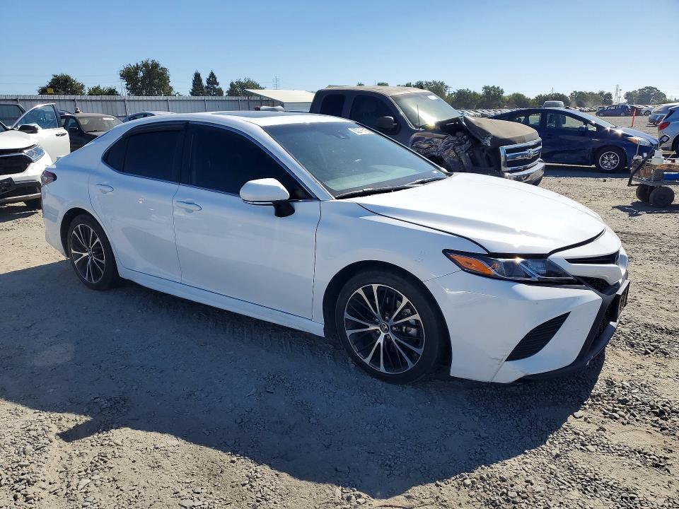 2019 Toyota Camry Hybrid se