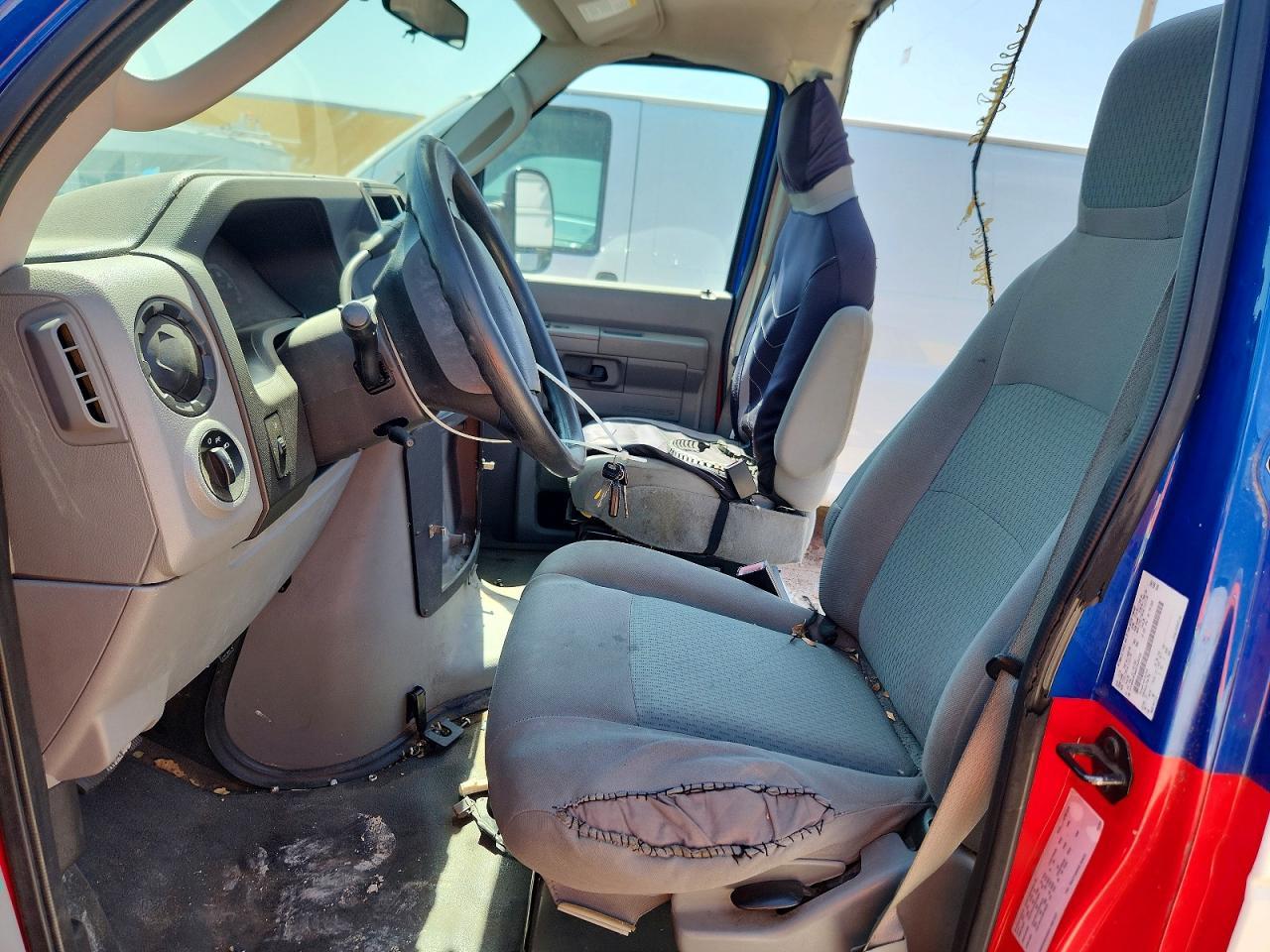 2015 Ford Econoline-Truck Cab AND Chassis
