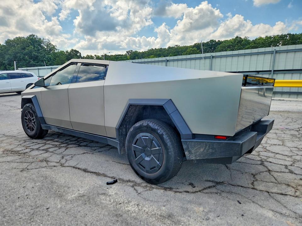 2025 Tesla Cybertruck