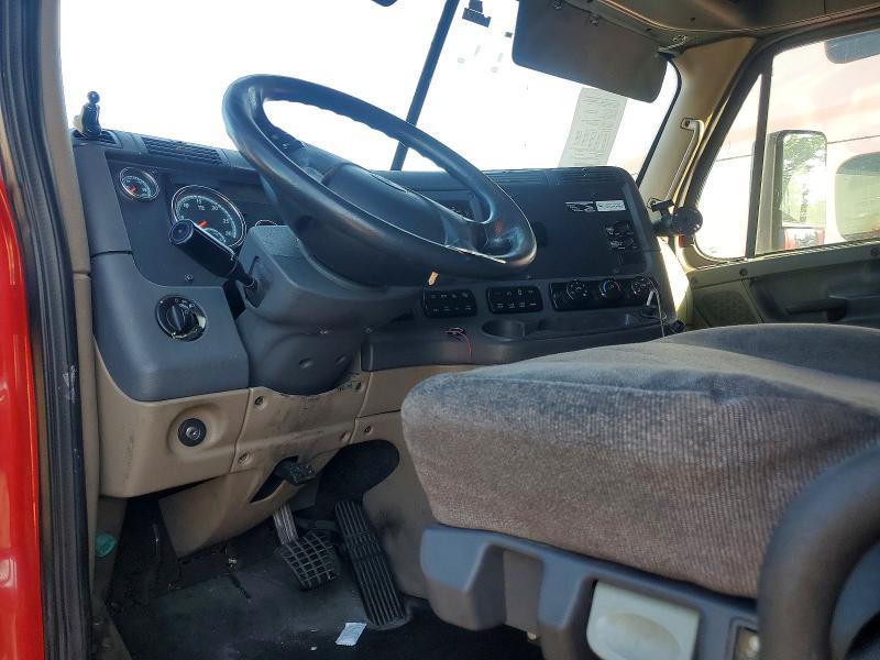 2018 Freightliner Cascadia 125 Semi Truck