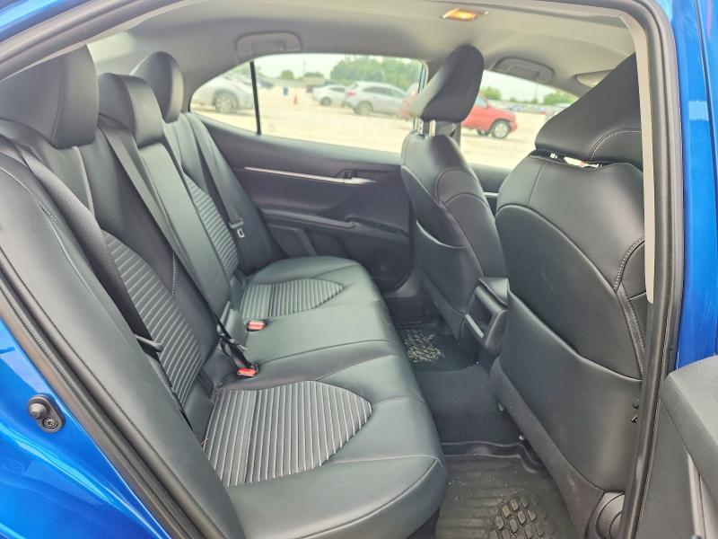 2020 Toyota Camry se