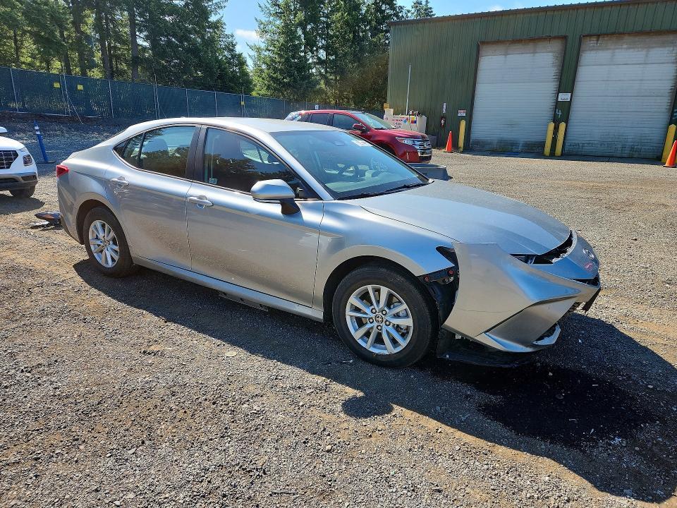2026 Toyota Camry le