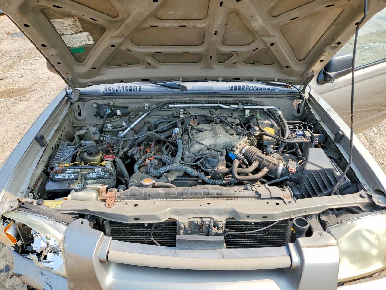 2004 Nissan Frontier Crew Cab XE V6