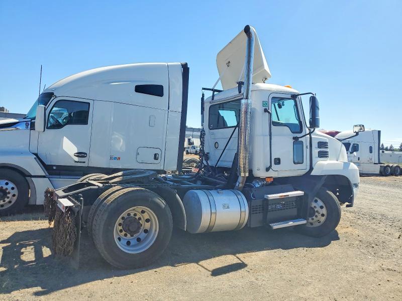 2021 Mack Anthem Semi Truck