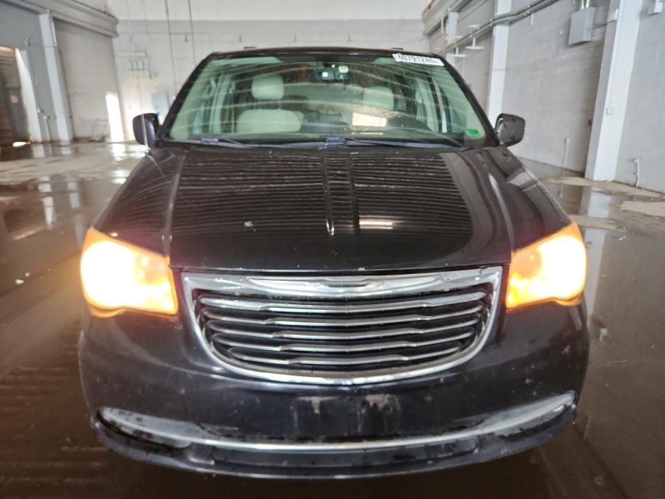 2011 Chrysler Town & Country Touring l
