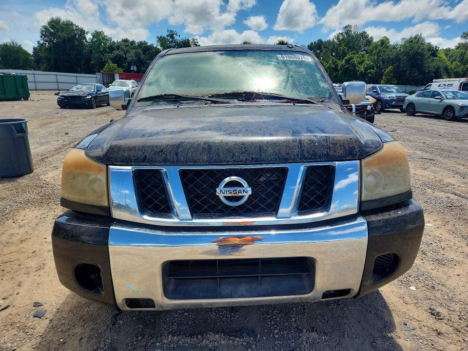 2014 Nissan Titan SV