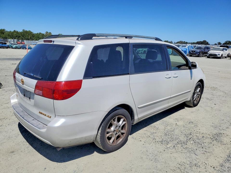 2005 Toyota Sienna xle 7 Passenger