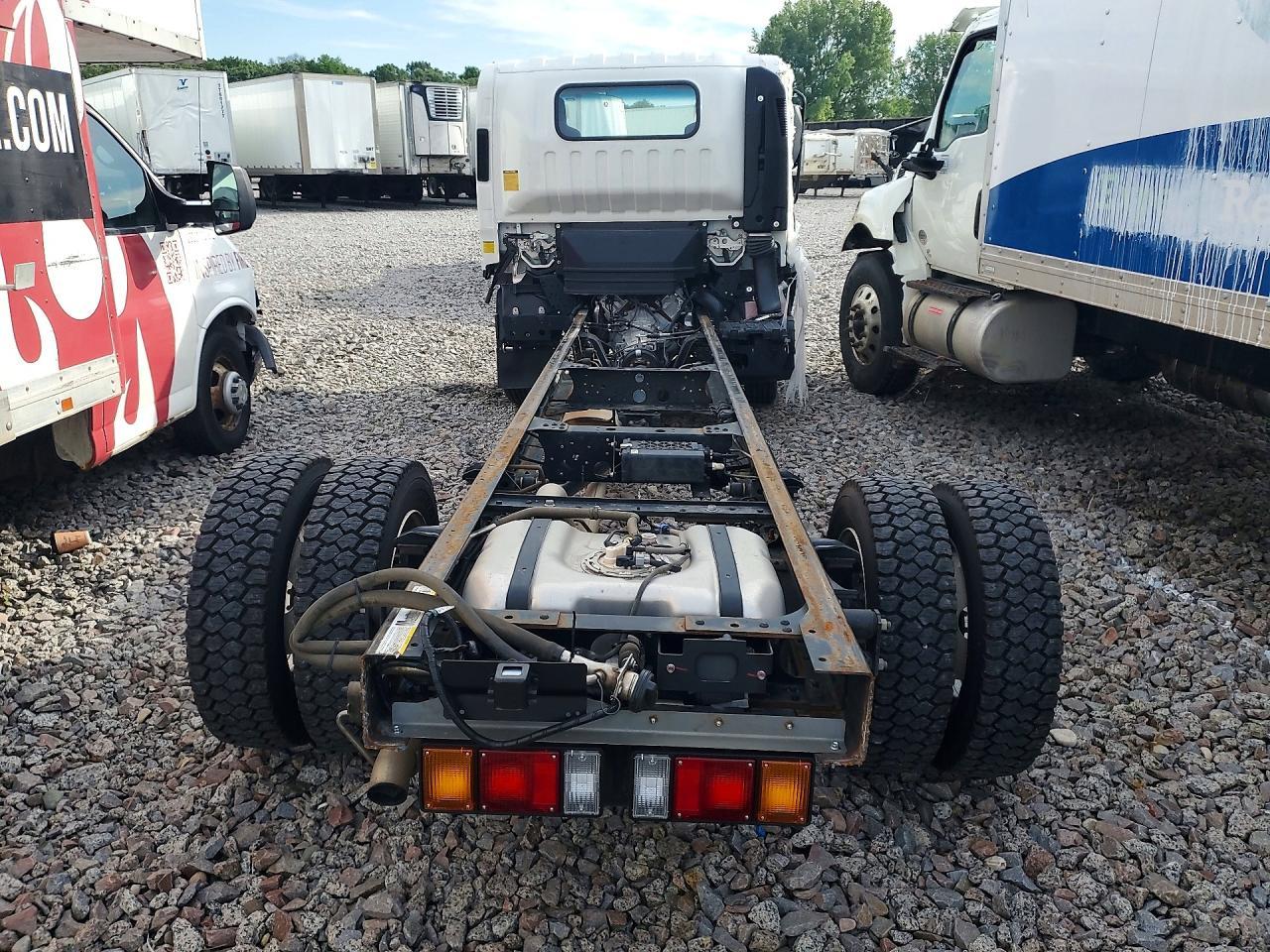 2023 Isuzu NPR HD