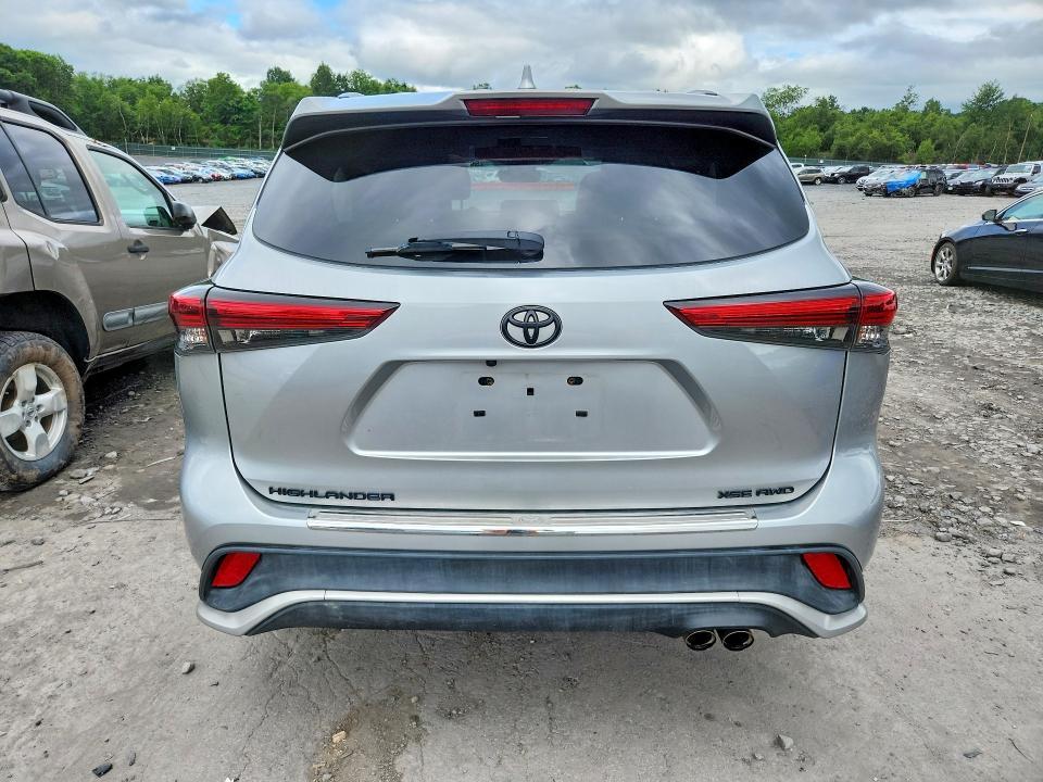 2022 Toyota Highlander xse