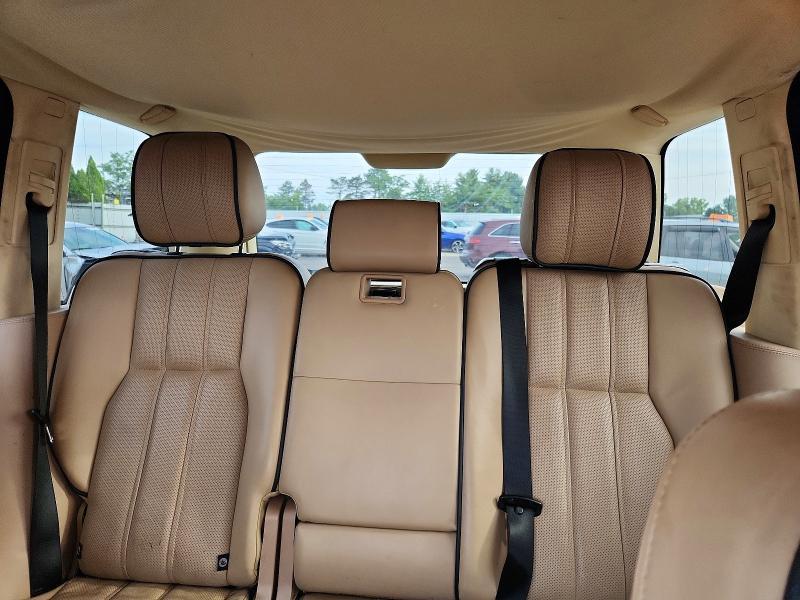 2010 Land Rover Range Rover HSE Luxury