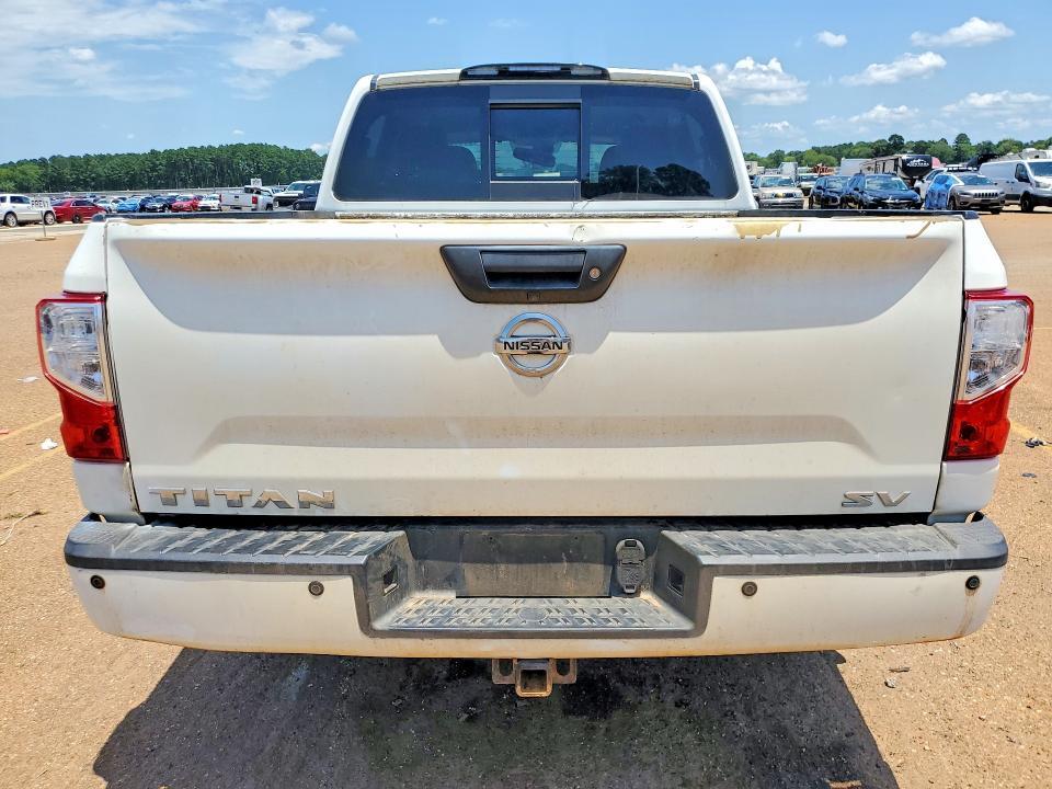 2017 Nissan Titan SV
