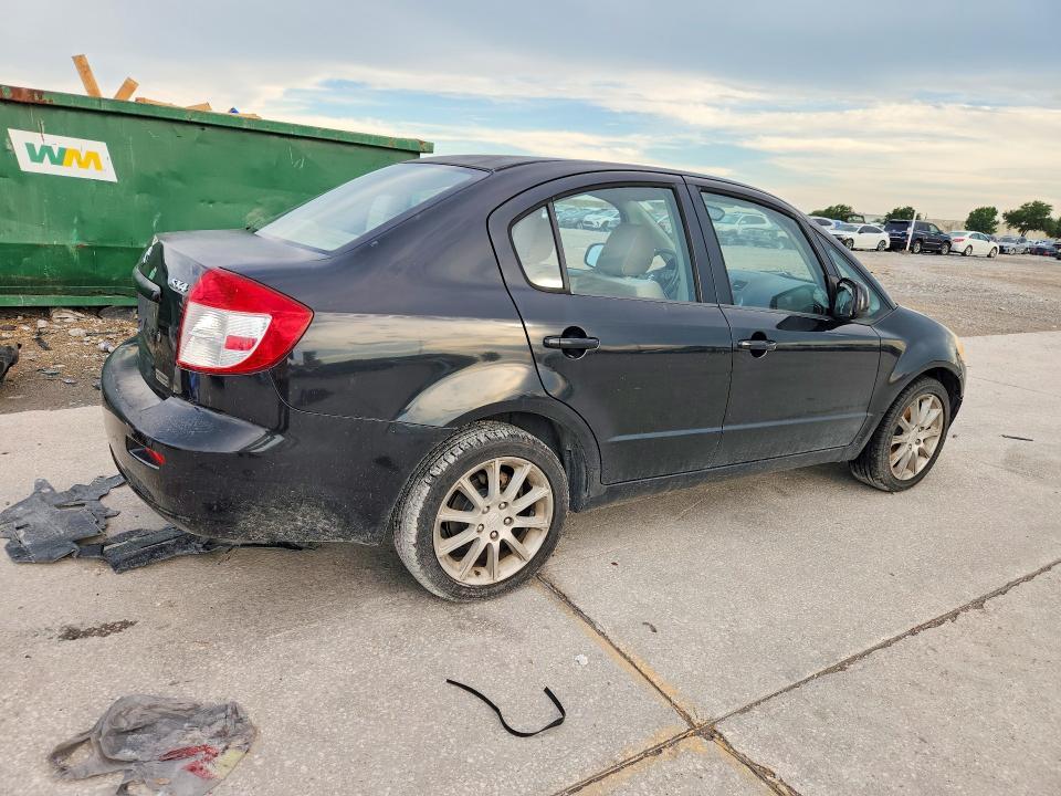 2011 Suzuki SX4 le