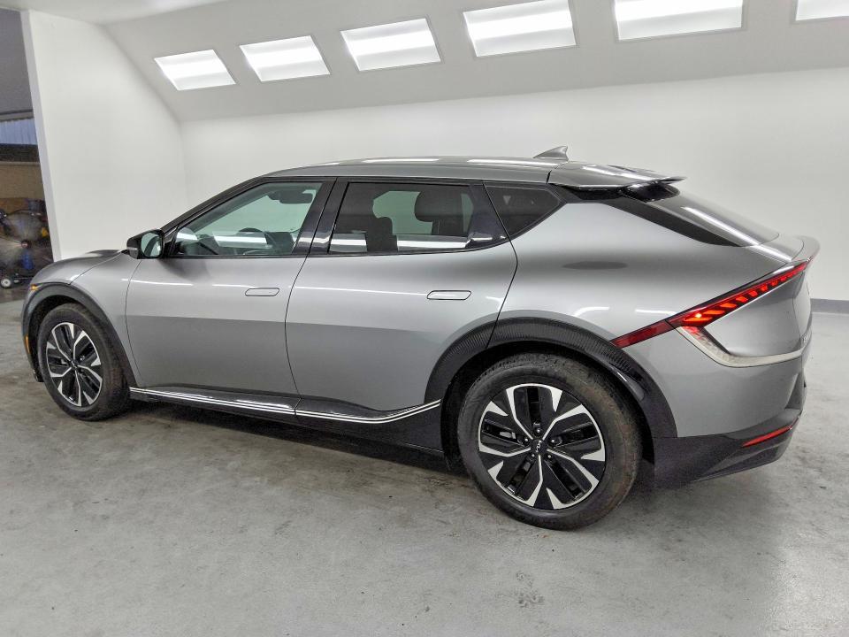 2023 KIA EV6 Wind
