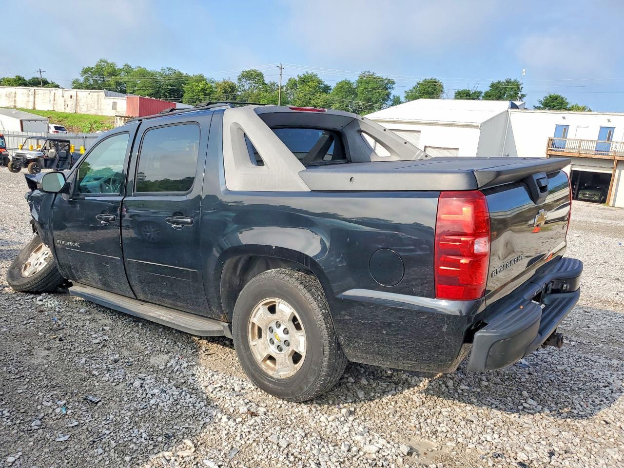 2011 Chevrolet Avalanche LS