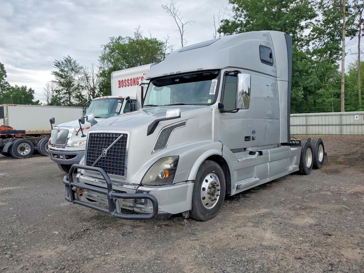 2018 Volvo VNL Semi Truck
