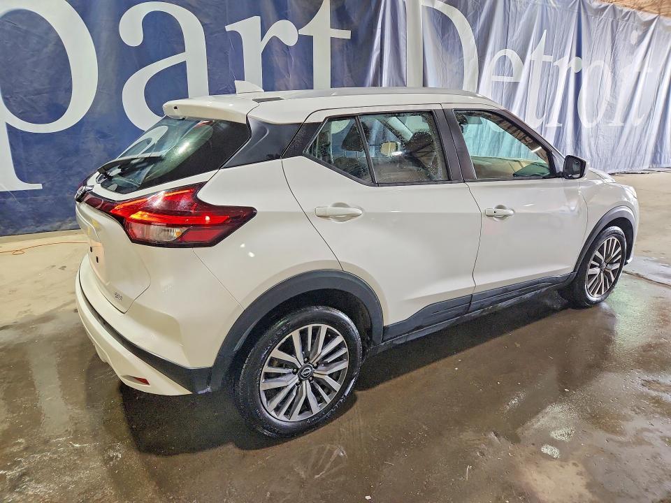 2024 Nissan Kicks sv
