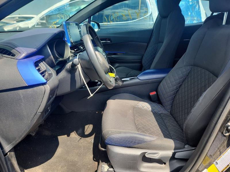 2021 Toyota C-hr xle