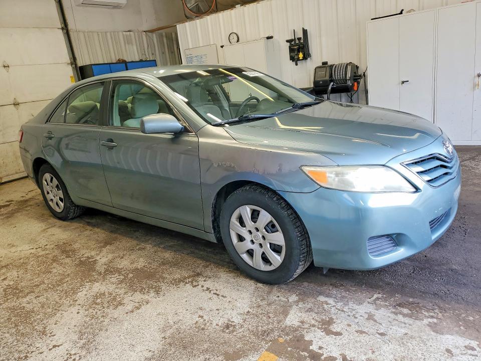 2011 Toyota Camry le