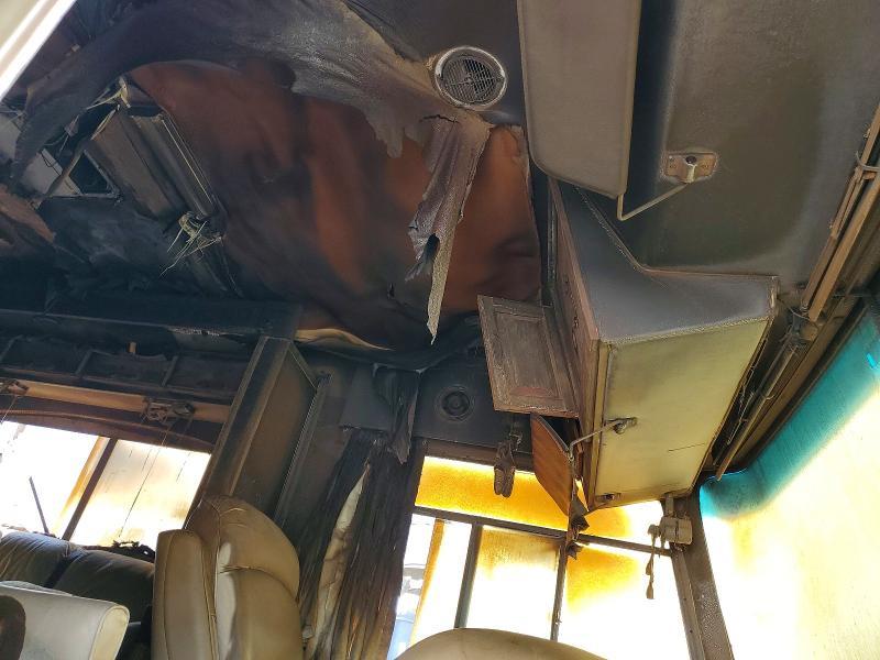 2000 Frht 2000 Freightliner Reflection RV