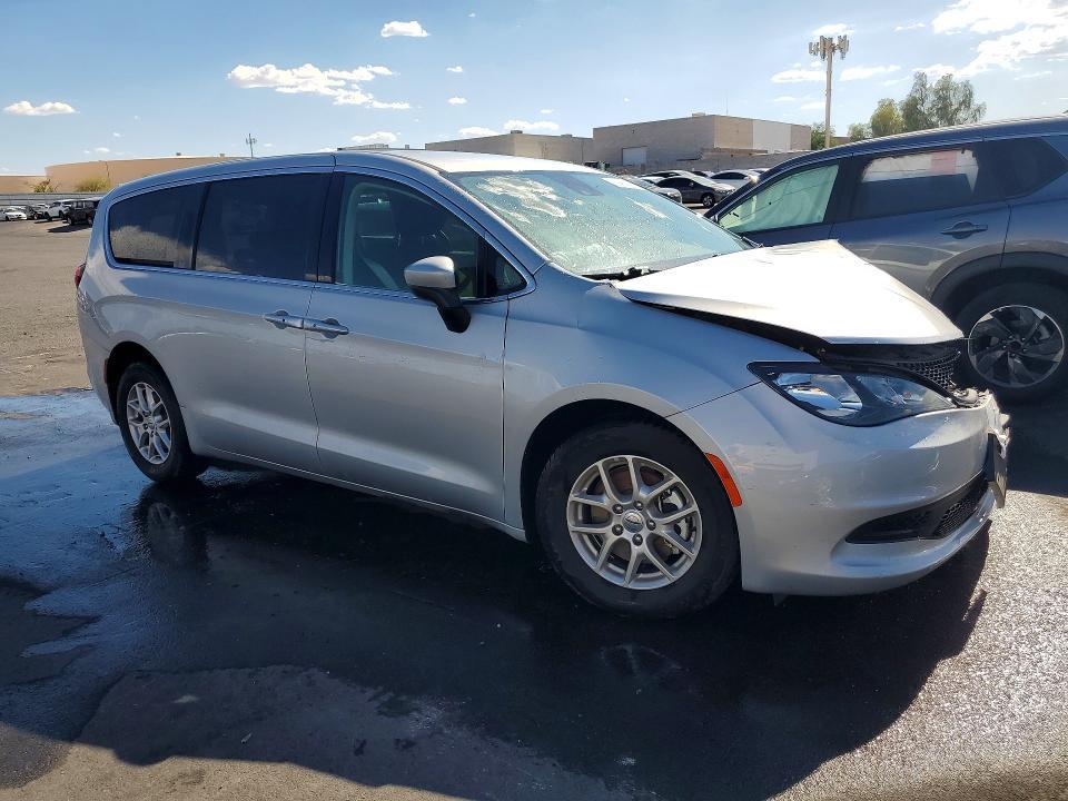 2023 Chrysler Voyager lx