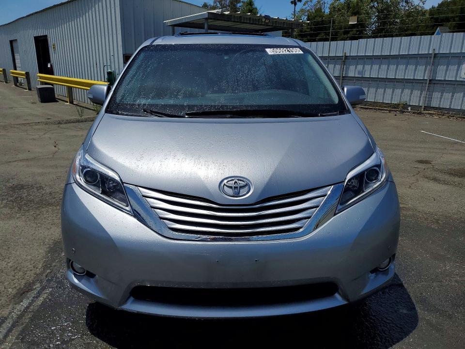 2017 Toyota Sienna Limited Premium 7-passenger