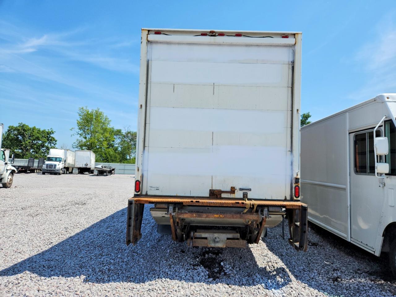 2019 Freightliner Business Class M2 BOX Truck
