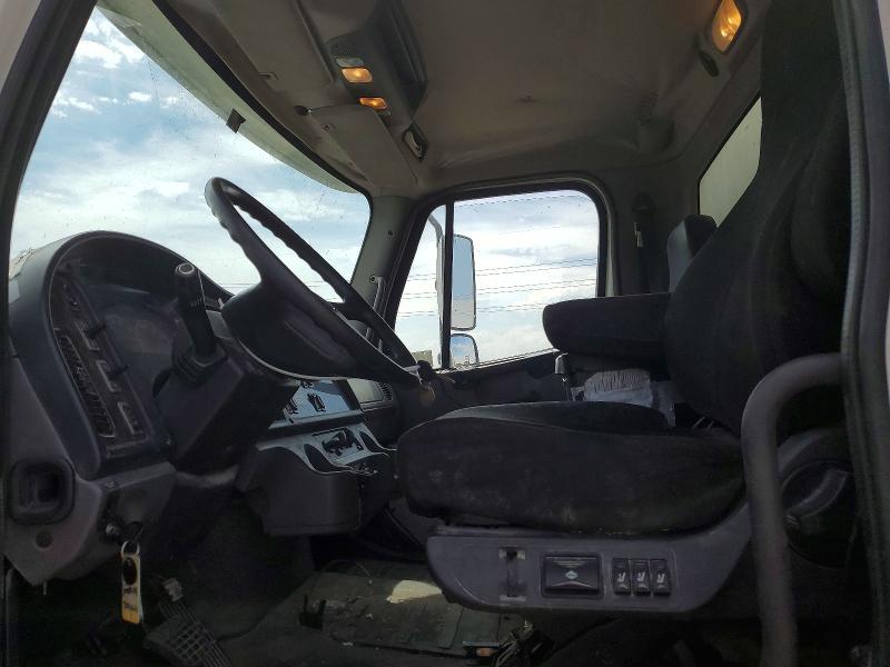 2014 Frht - Freightliner 2014 Freightliner Business Class M2 BOX Truck