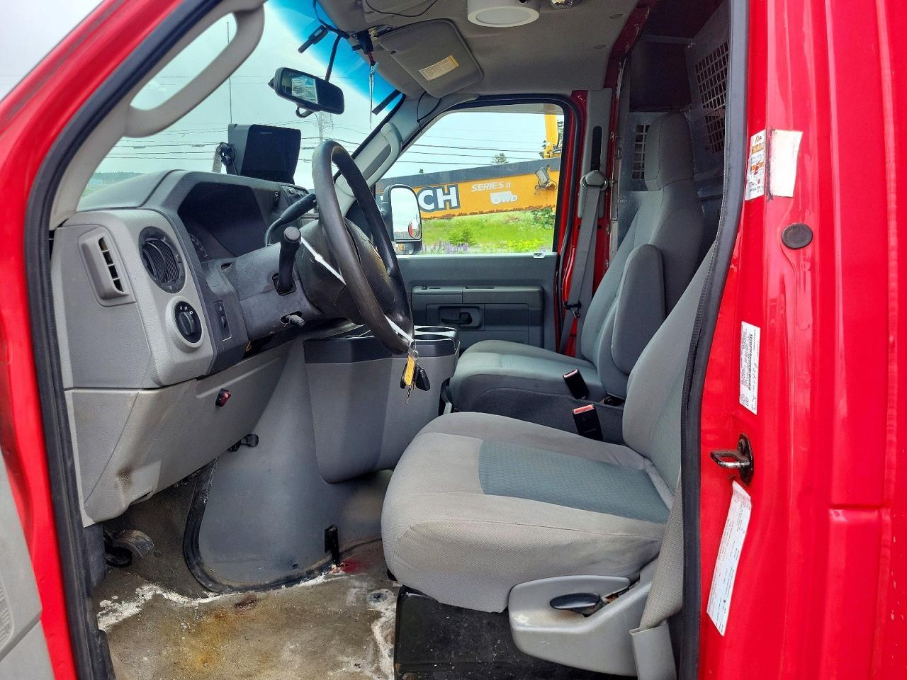 2017 Ford Econoline E450 Super Duty Cutaway Van