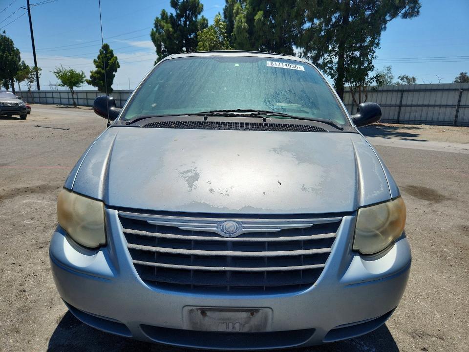 2006 Chrysler Town & Country lx