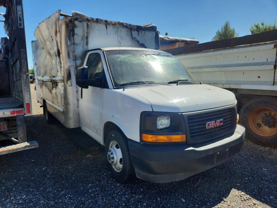 2017 GMC Savana Cutaway G3500 BOX Truck