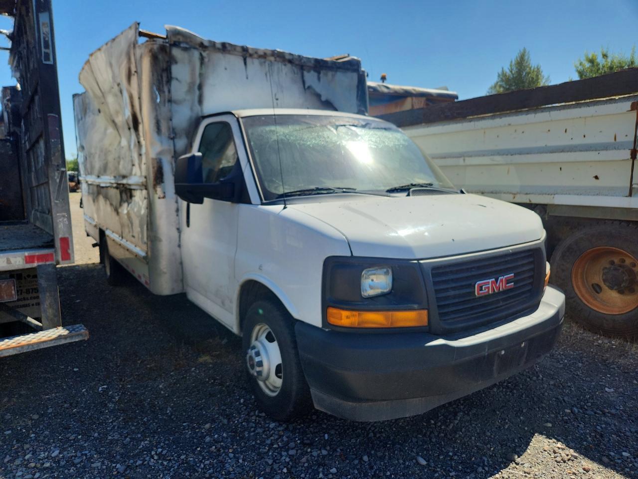 2017 GMC Savana Cutaway G3500 BOX Truck