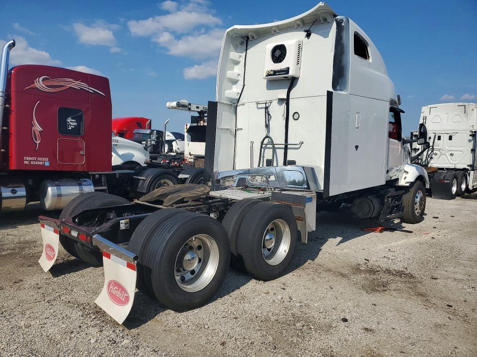 2023 Peterbilt 579 Semi Truck