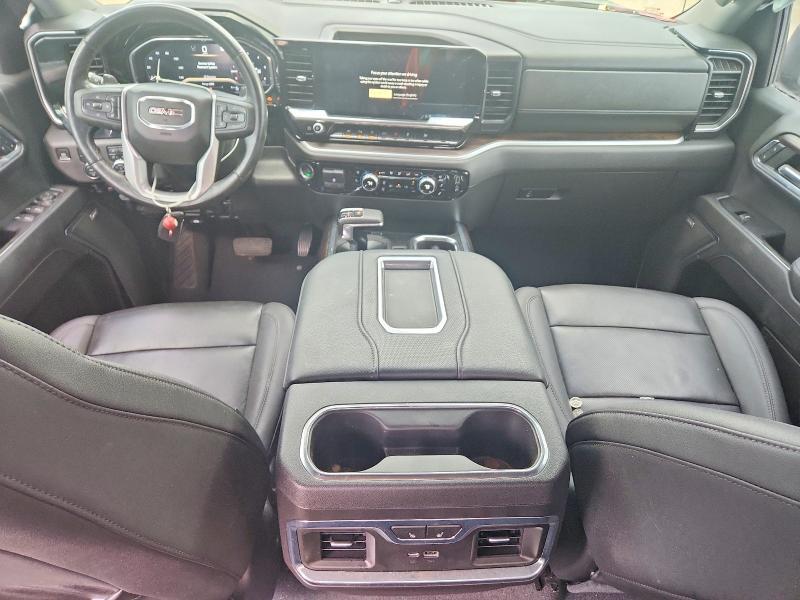 2022 GMC Sierra K1500 SLT