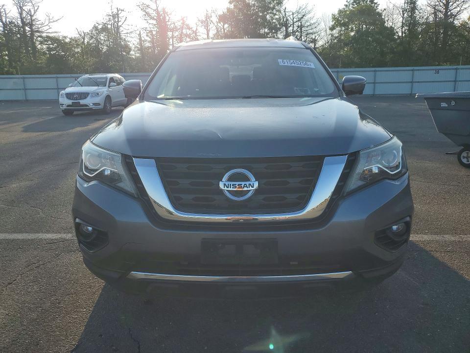 2017 Nissan Pathfinder sl