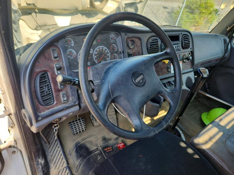 2015 Freightliner Business Class M2 Flatbed Truck