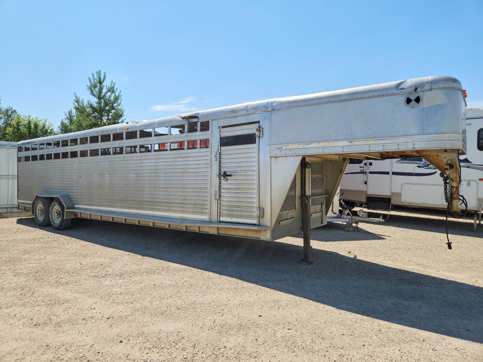1999 Featherlite Manufacturing Horse Trailer