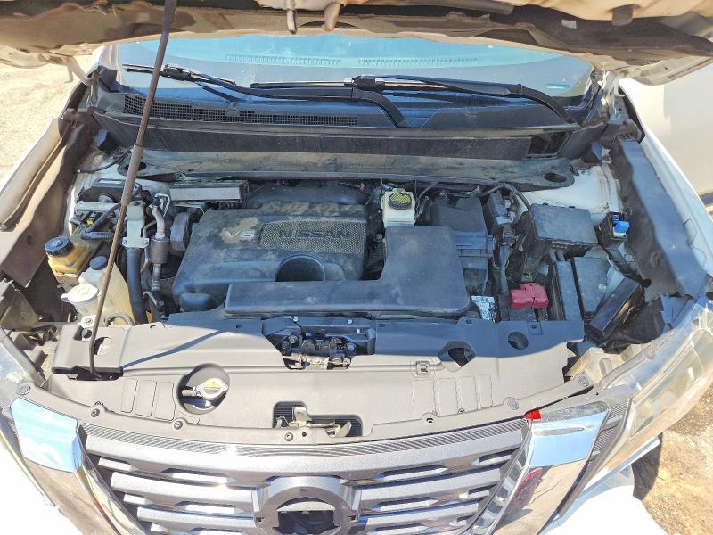 2017 Nissan Pathfinder sv
