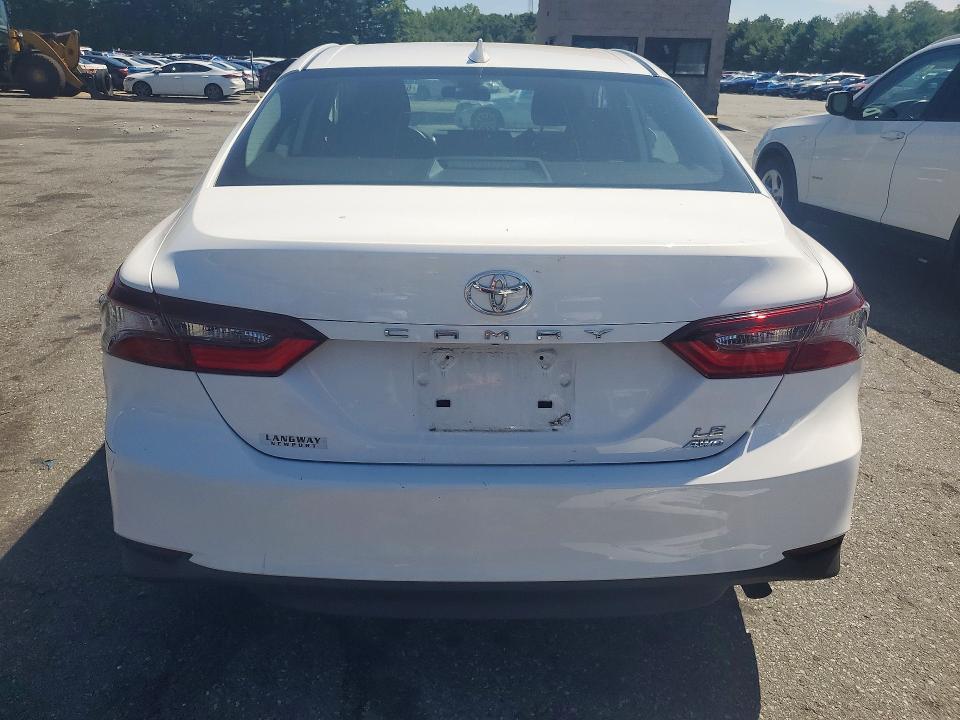 2022 Toyota Camry le