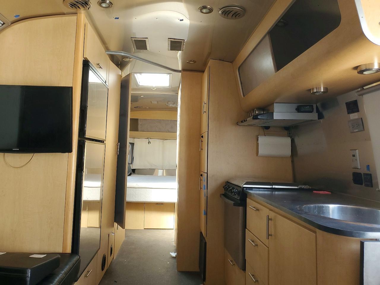 2016 Airstream Eddie Bauer 27FB Camper