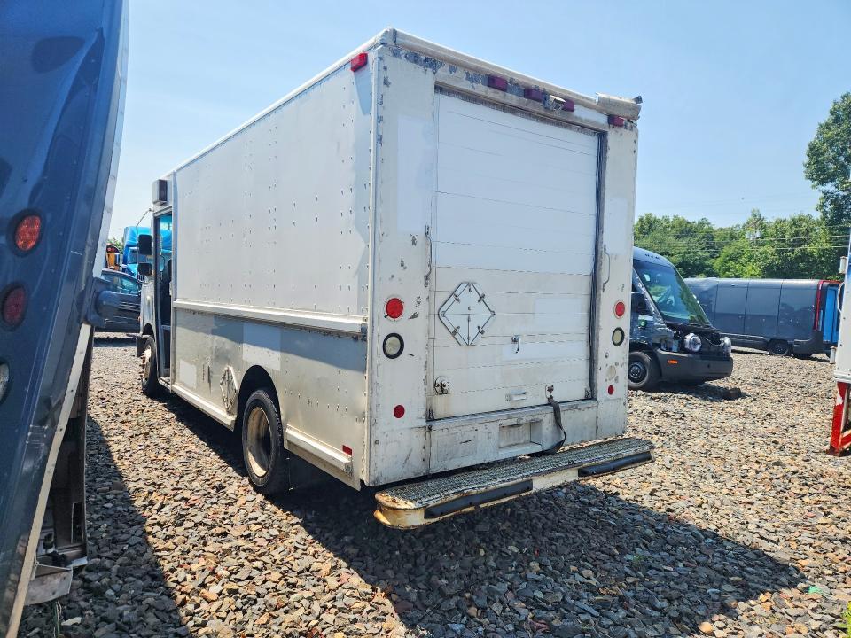 2004 Freightliner MT45 Chassis Delivery Truck